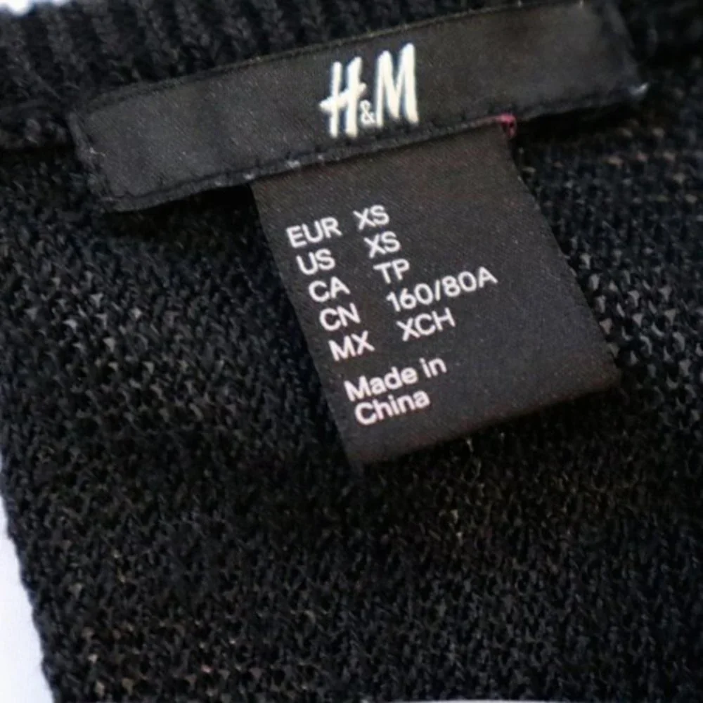 H & M Silky Floral Print Top Black Long Sleeve Mesh Back Keyhole Closure Size XS - Picture 4 of 11